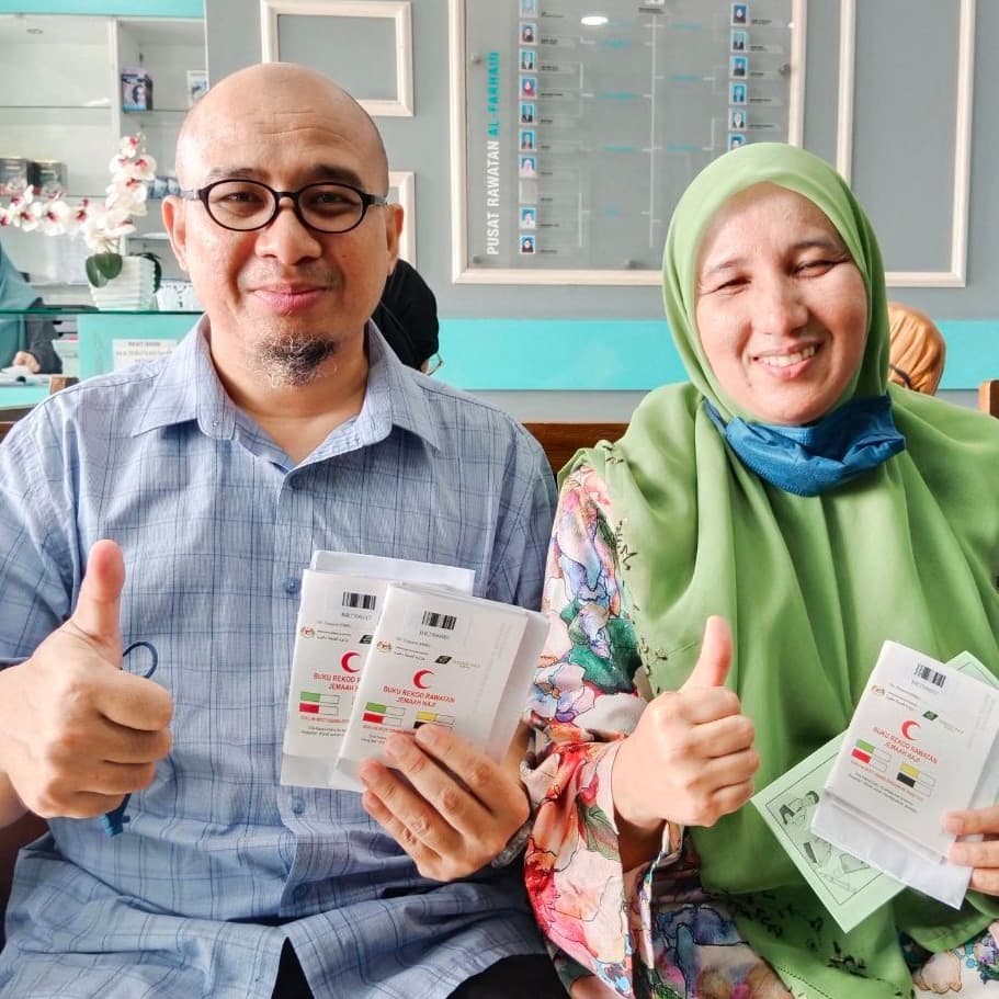 Pasangan pengunjung di Pusat Rawatan Al-Farhain Kok Lanas